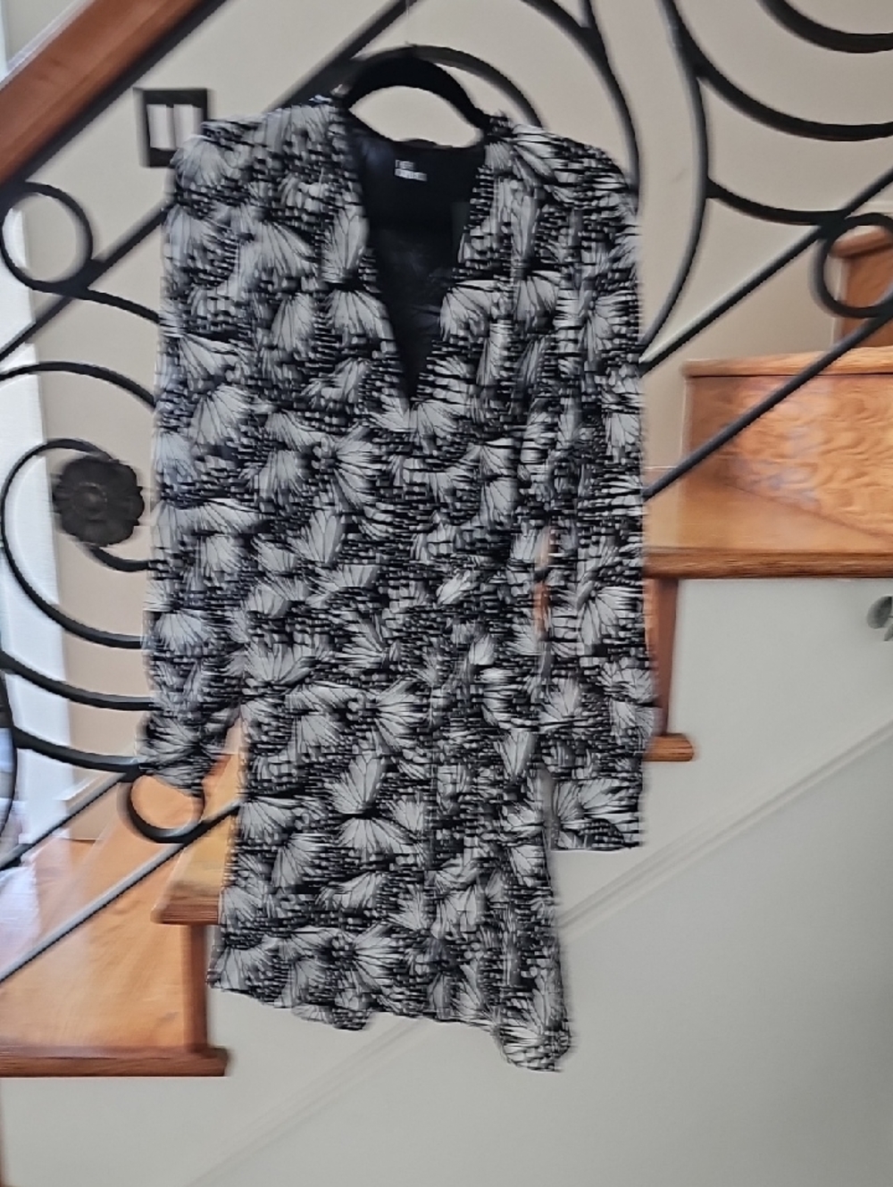 Black and White Printed Long Sleeve Mini Dress ptp 19
